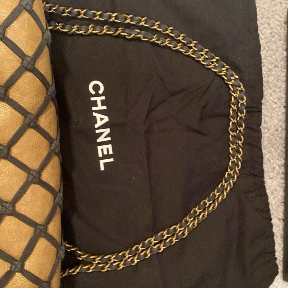 CHANEL•Limited Edition Canebiers Flap bag • - Picture 11 of 13